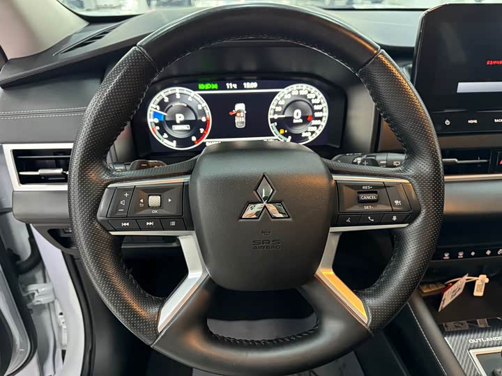 Mitsubishi Outlander 2023 2023款 1.5T CVT两驱尊耀版 7座