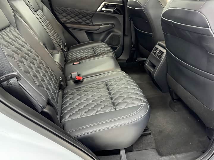 Mitsubishi Outlander 2023 2023款 1.5T CVT两驱尊耀版 7座