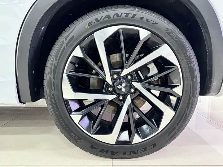 Mitsubishi Outlander 2023 2023款 1.5T CVT两驱尊耀版 7座