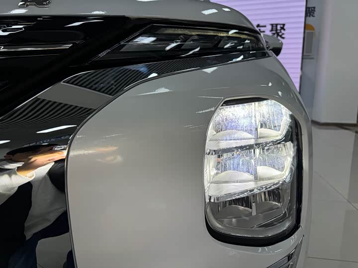 Mitsubishi Outlander 2023 2023款 1.5T CVT两驱尊耀版 7座