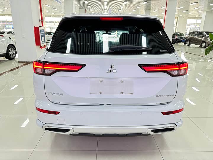 Mitsubishi Outlander 2023 2023款 1.5T CVT两驱尊耀版 7座