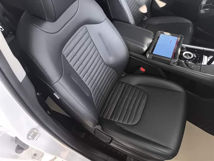 Kia Sportage 2023 2023款 2.0T 两驱尊贵版