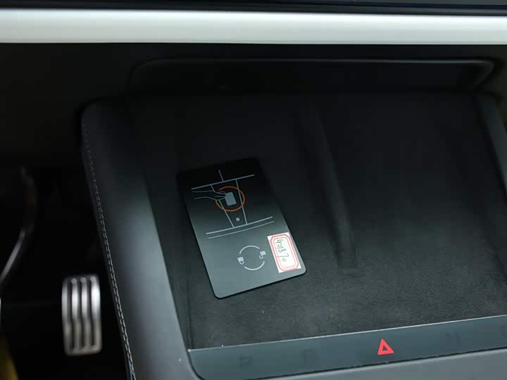 Tesla Model X 2023 2023款 三电机全轮驱动 Plaid版