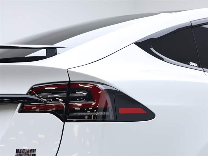 Tesla Model X 2023 2023款 三电机全轮驱动 Plaid版