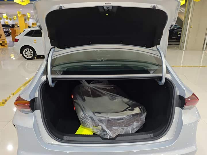 GAC Trumpchi Empow R 2023 2023款 影豹H 智能混动版