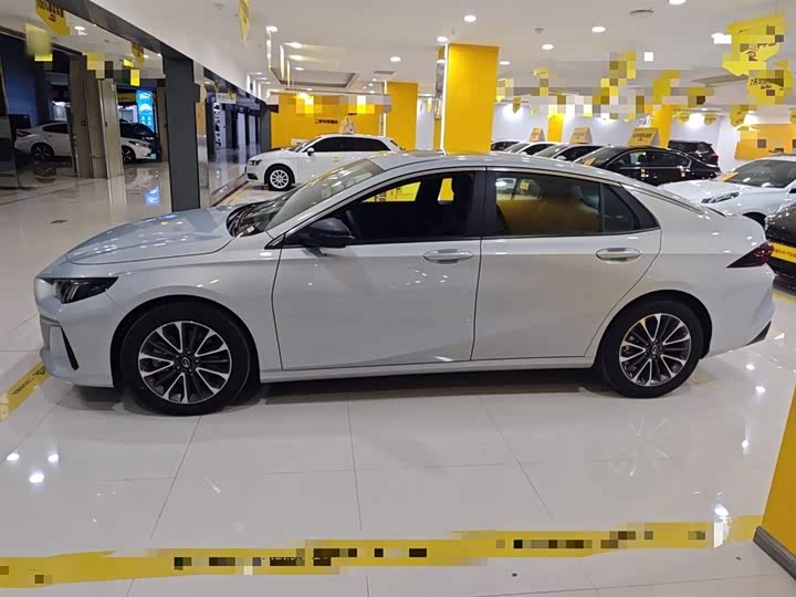 GAC Trumpchi Empow R 2023 2023款 影豹H 智能混动版