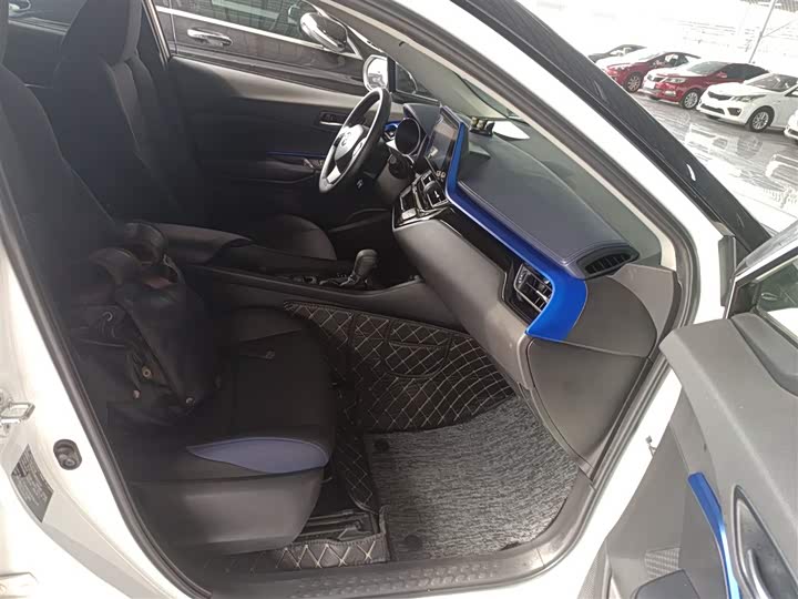 Toyota C-HR 2021 2021款 2.0L 舒适版