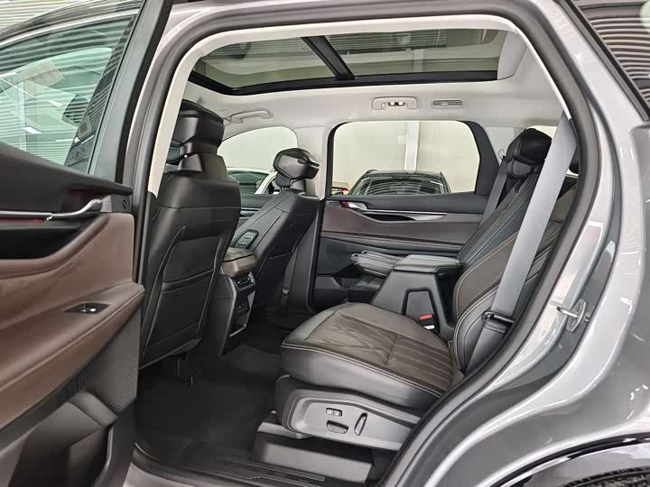 Ford Edge 2025 2025款 锐界L 2.0T EcoBoost E混动四驱七座至尊型