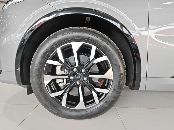 Ford Edge 2025 2025款 锐界L 2.0T EcoBoost E混动四驱七座至尊型