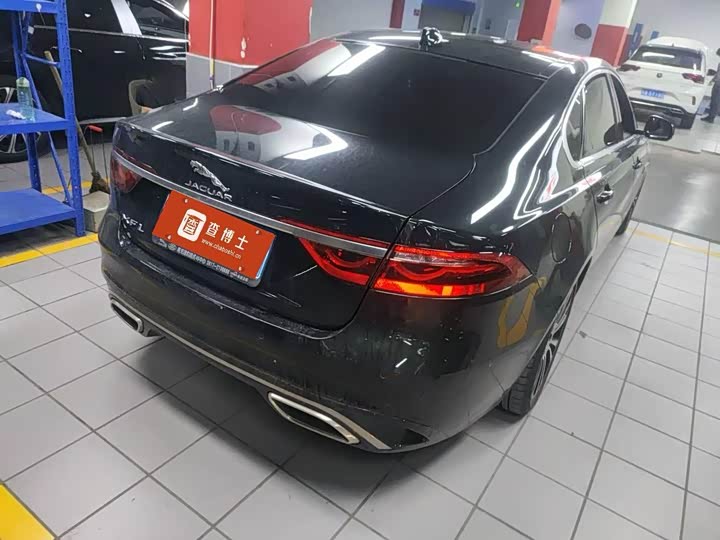 Jaguar XF L 2024 2024款 2.0T P250 两驱尊享豪华版