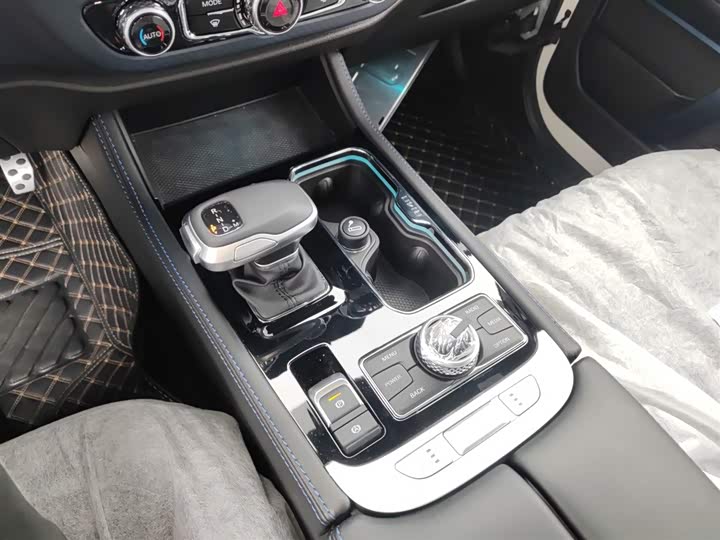 BAIC Beijing BJ40 2023 2023款 2.0D 自动四驱刀锋英雄版侠客型（前后电控锁）