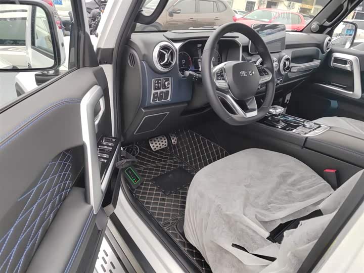 BAIC Beijing BJ40 2023 2023款 2.0D 自动四驱刀锋英雄版侠客型（前后电控锁）
