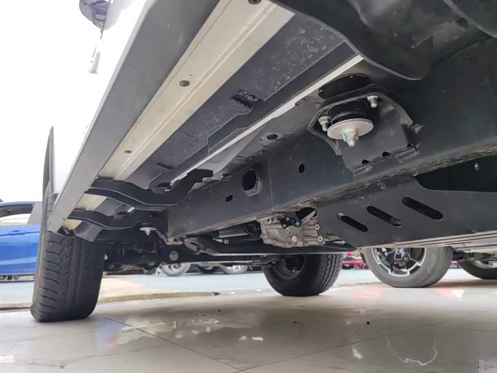 BAIC Beijing BJ40 2023 2023款 2.0D 自动四驱刀锋英雄版侠客型（前后电控锁）