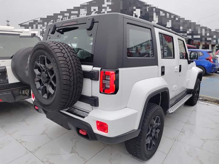BAIC Beijing BJ40 2023 2023款 2.0D 自动四驱刀锋英雄版侠客型（前后电控锁）