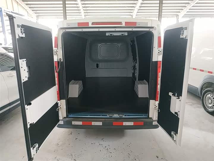 Foton Smart Smurf E7 2024 2024款 改款 纯电动厢式运输车 平顶2座 亿纬锂能41.86kWh