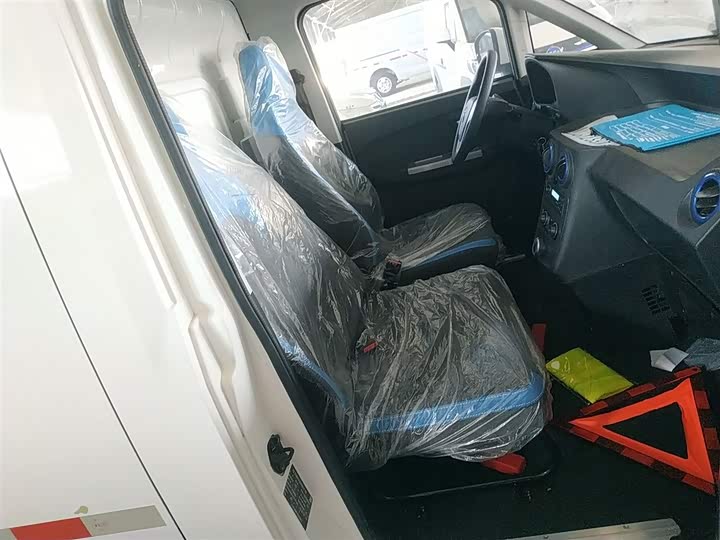 Foton Smart Smurf E7 2024 2024款 改款 纯电动厢式运输车 平顶2座 亿纬锂能41.86kWh