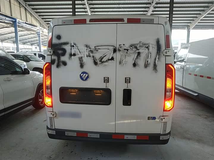 Foton Smart Smurf E7 2024 2024款 改款 纯电动厢式运输车 平顶2座 亿纬锂能41.86kWh