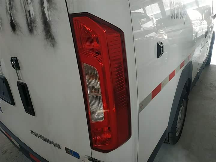 Foton Smart Smurf E7 2024 2024款 改款 纯电动厢式运输车 平顶2座 亿纬锂能41.86kWh