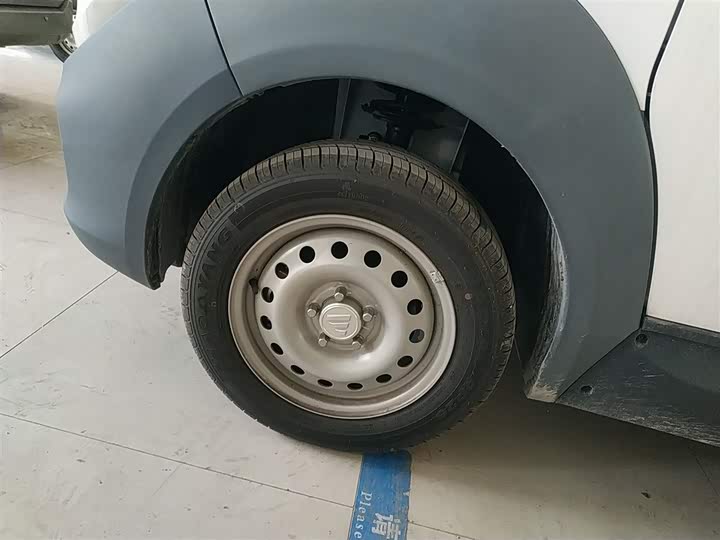 Foton Smart Smurf E7 2024 2024款 改款 纯电动厢式运输车 平顶2座 亿纬锂能41.86kWh