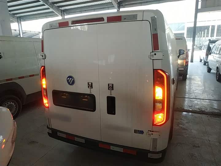 Foton Smart Smurf E7 2024 2024款 改款 纯电动厢式运输车 平顶2座 亿纬锂能41.86kWh