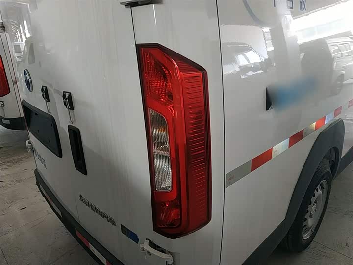 Foton Smart Smurf E7 2024 2024款 改款 纯电动厢式运输车 平顶2座 亿纬锂能41.86kWh