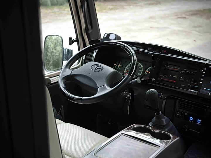 Toyota Coaster 2019 2019款 4.0L豪华车GRB53L-ZCMEK 20座9GR