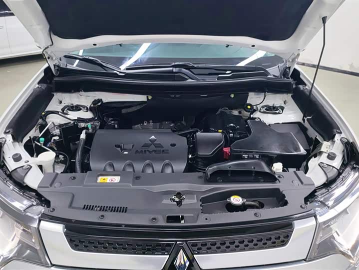 Mitsubishi Outlander 2021 2021款 改款 2.0L 两驱畅享版 5座