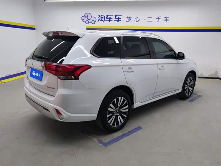 Mitsubishi Outlander 2021 2021款 改款 2.0L 两驱畅享版 5座