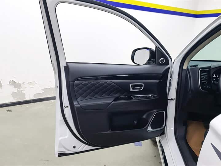 Mitsubishi Outlander 2021 2021款 改款 2.0L 两驱畅享版 5座