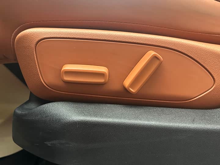 Leapmotor C16 2024 2024款 增程 200激光雷达版