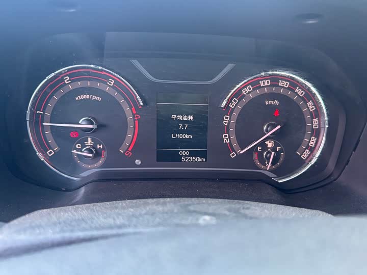 Maxus T70 2022 2022款 2.0T柴油手动两驱澳洲版标箱