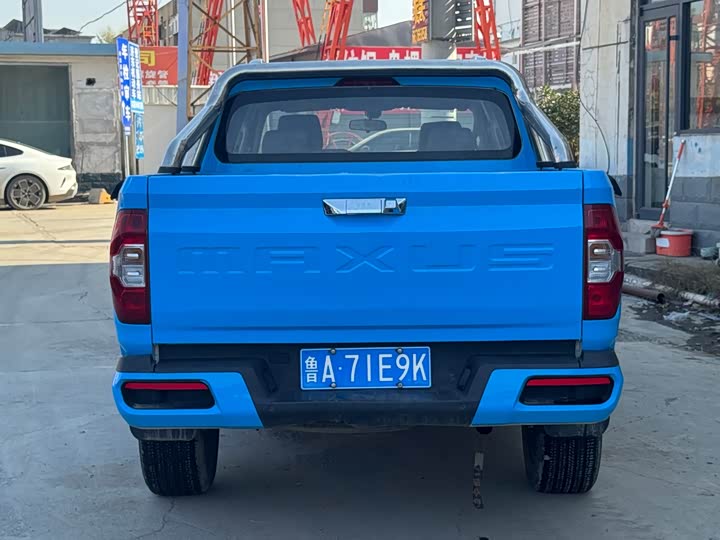 Maxus T70 2022 2022款 2.0T柴油手动两驱澳洲版标箱
