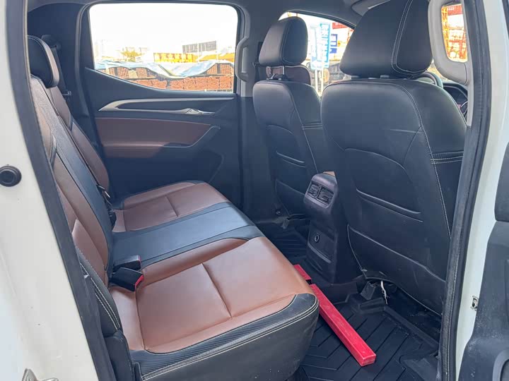 Maxus T70 2022 2022款 2.0T柴油手动两驱澳洲版标箱