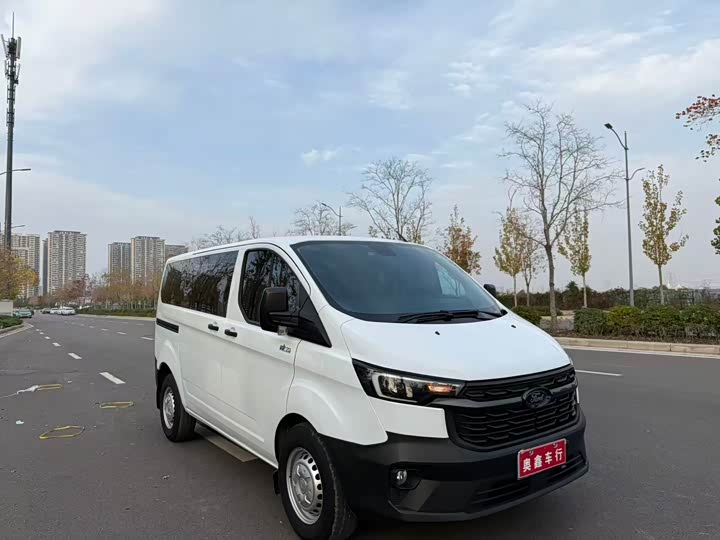 Ford Transit 2023 2023款 2.0T柴油手动多功能商用车短轴低顶5/6座