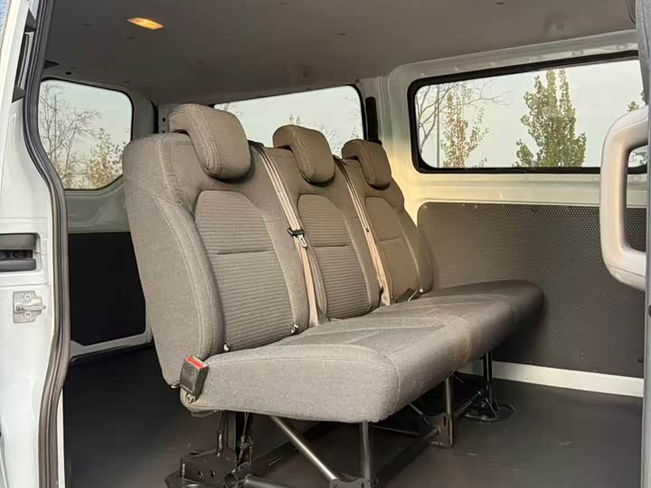 Ford Transit 2023 2023款 2.0T柴油手动多功能商用车短轴低顶5/6座