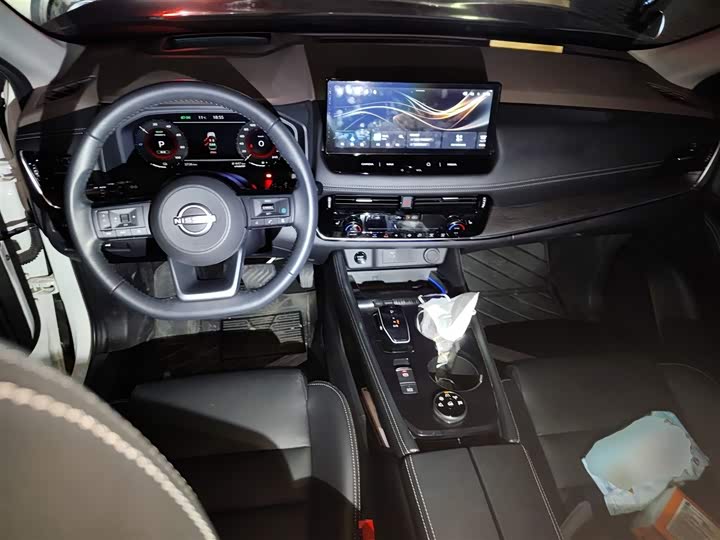 Nissan X-Trail 2023 2023款 e-POWER 超混双电机四驱至尊版