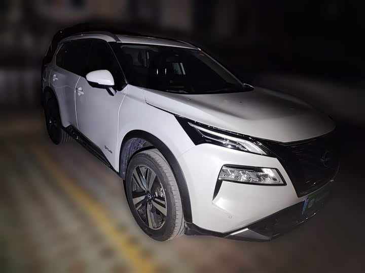 Nissan X-Trail 2023 2023款 e-POWER 超混双电机四驱至尊版