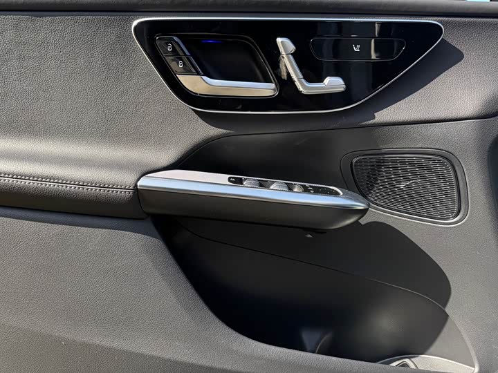 Mercedes-Benz GLC-Class Coupe 2025 2025款 GLC 260 4MATIC 轿跑SUV