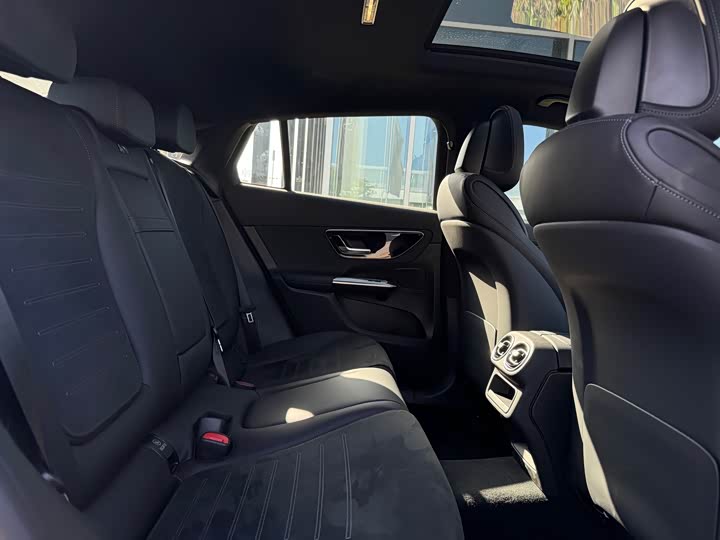 Mercedes-Benz GLC-Class Coupe 2025 2025款 GLC 260 4MATIC 轿跑SUV