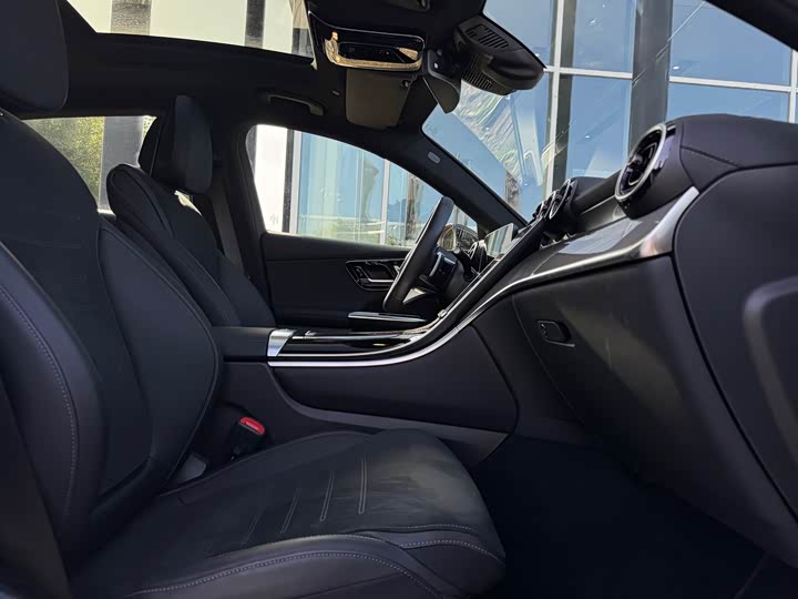 Mercedes-Benz GLC-Class Coupe 2025 2025款 GLC 260 4MATIC 轿跑SUV