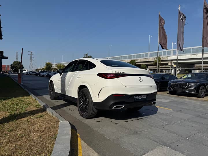 Mercedes-Benz GLC-Class Coupe 2025 2025款 GLC 260 4MATIC 轿跑SUV