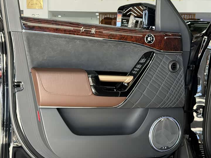 Hongqi LS7 (Guoyao) 2022 2022款 4.0T 典雅旗航版 6座