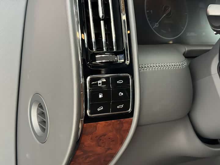 Hongqi LS7 (Guoyao) 2022 2022款 4.0T 典雅旗航版 6座