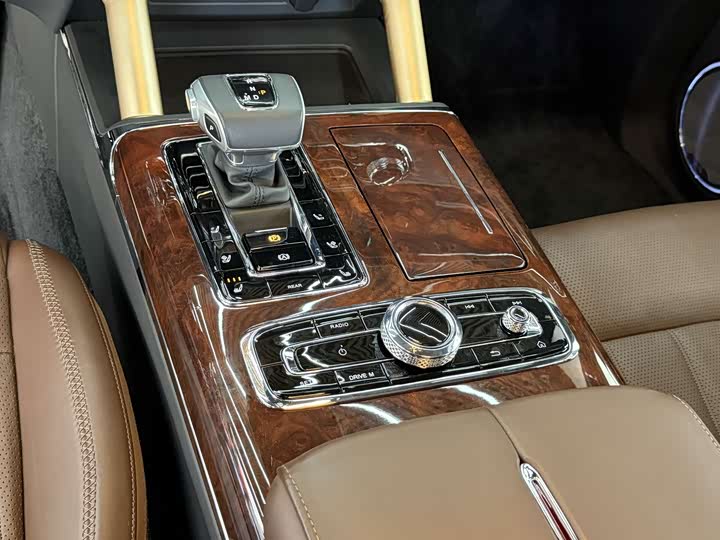 Hongqi LS7 (Guoyao) 2022 2022款 4.0T 典雅旗航版 6座