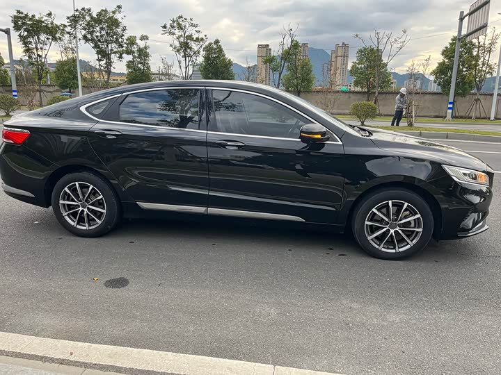 Geely Emgrand GT 2021 2021款 1.8T 领航版