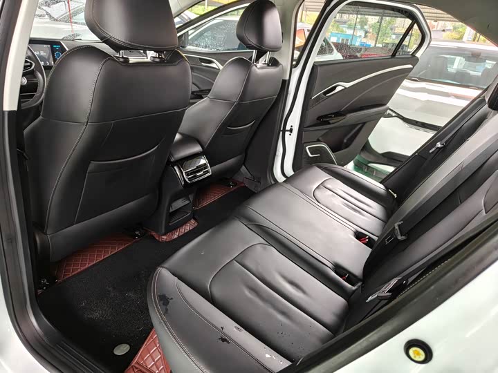 Hozon U 2023 2023款 哪吒U-Ⅱ 挑战版 400 U秀 三元锂