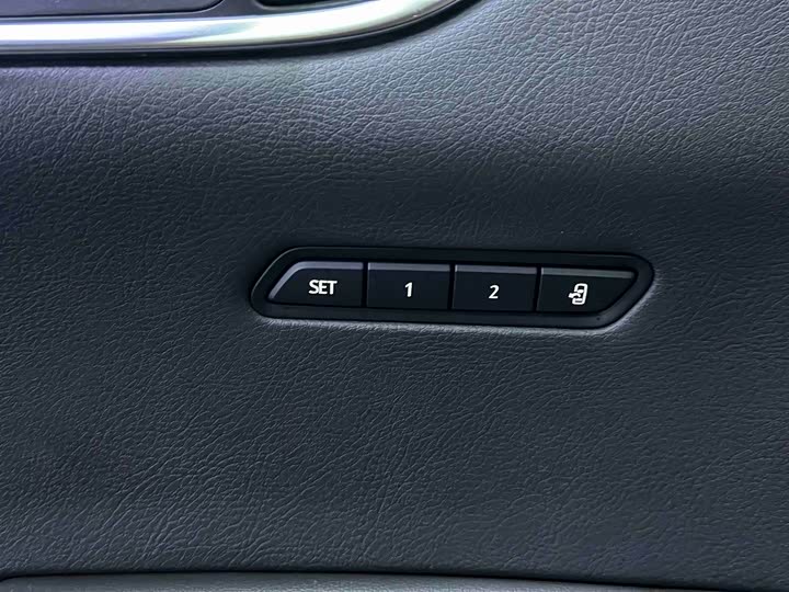 Cadillac XT6 2022 2022款 2.0T 六座两驱豪华型