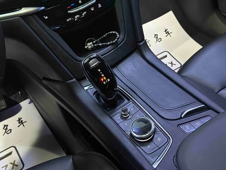 Cadillac XT6 2022 2022款 2.0T 六座两驱豪华型