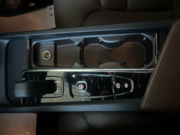 Volvo S60 2024 2024款 B4 智逸豪华版