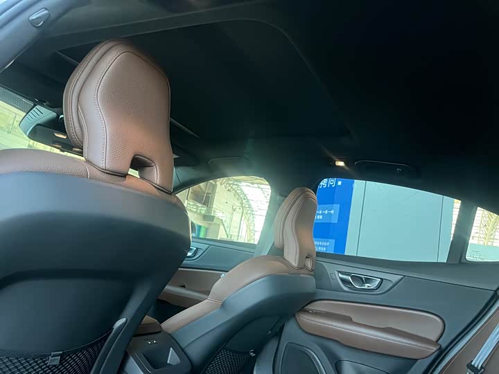 Volvo S60 2024 2024款 B4 智逸豪华版